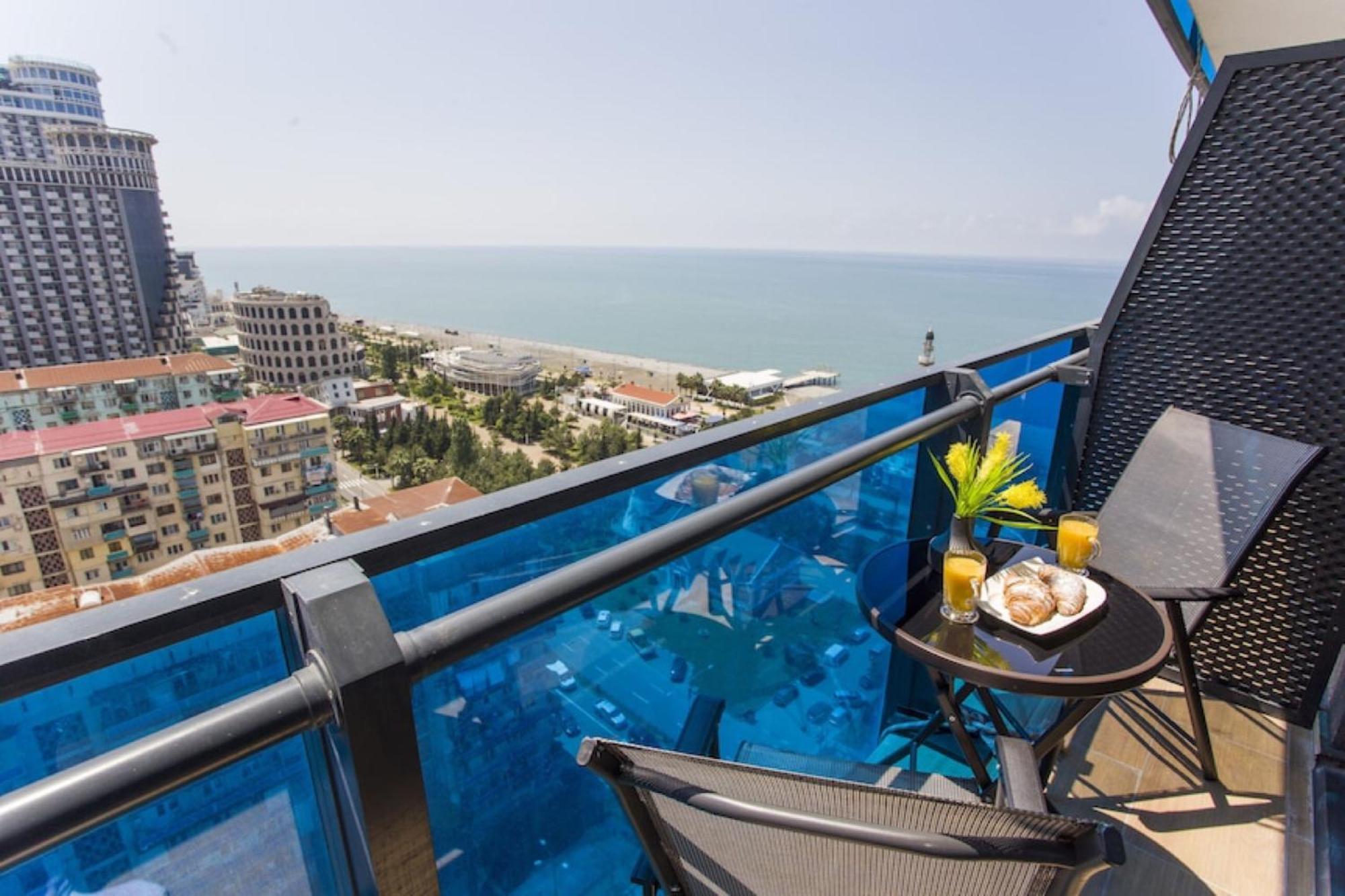 Sea View Orbi City Aparthotel Batumi Esterno foto